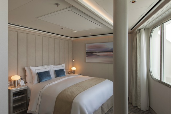 Silversea, Silver Ray, Junior Grand Suite Bedroom ©Silversea Cruises Ltd.jpg